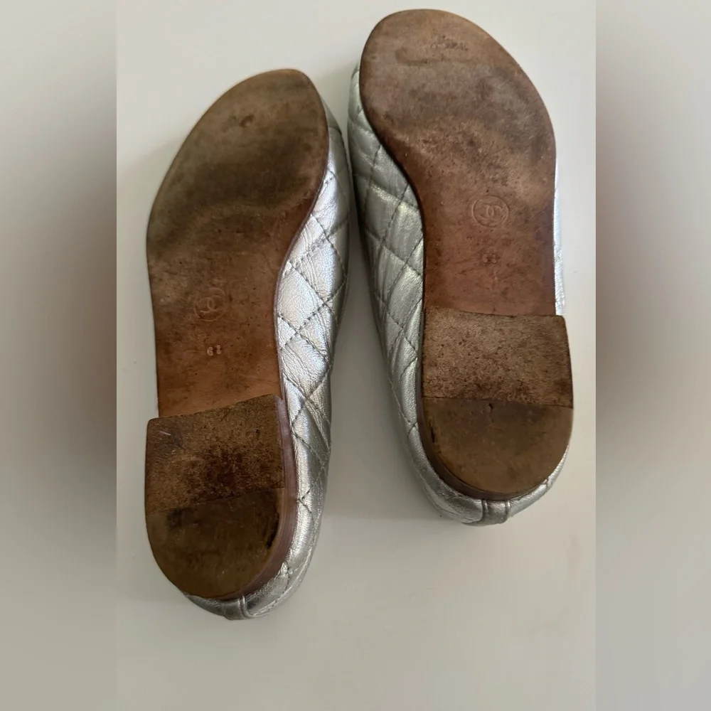 CHANEL QUILTED LEATHER CAP TOE BALLERINA FLATS - Picture 2 of 5